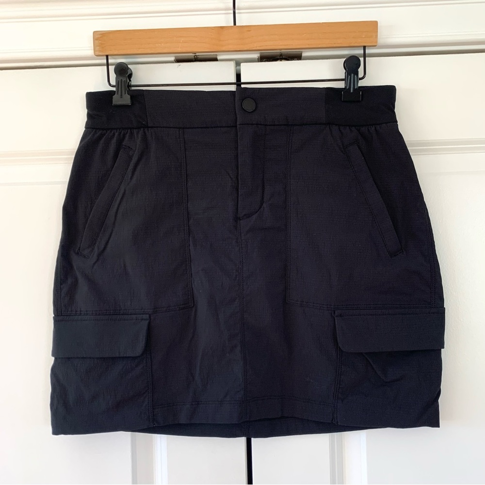 Athleta Trekkie Skort Cargo Pocket Lined Skirt Athletic Black Straight Size 6